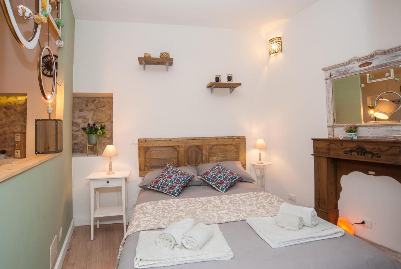 Homes4Holidays - Artistic Nest Siraküza Dış mekan fotoğraf